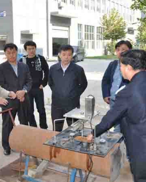 熱烈歡迎天津市政府秘書(shū)長(zhǎng)、天津市安監(jiān)局局長(zhǎng)等人來(lái)公司考察